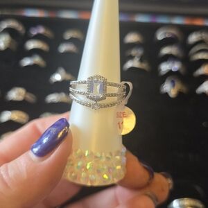 Dazzling Silver Women's Ring with Geometric Design